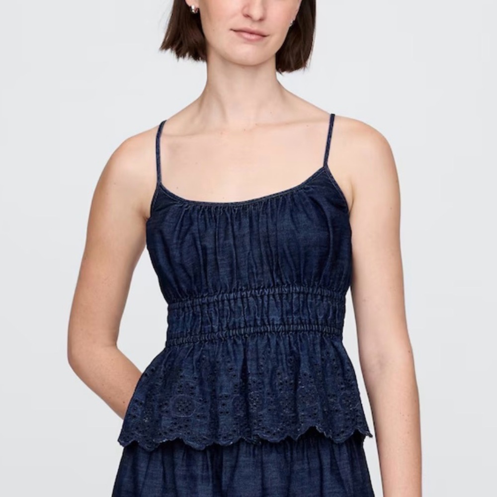 Gap Smocked Eyelet Denim Cami NWT Embroidered Scalloped Hem Adjustable Straps M